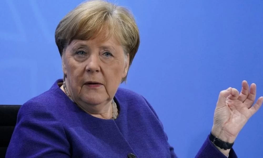 Μέρκελ: «Πρέπει να ζήσουμε με περιορισμούς και τα επόμενα χρόνια»